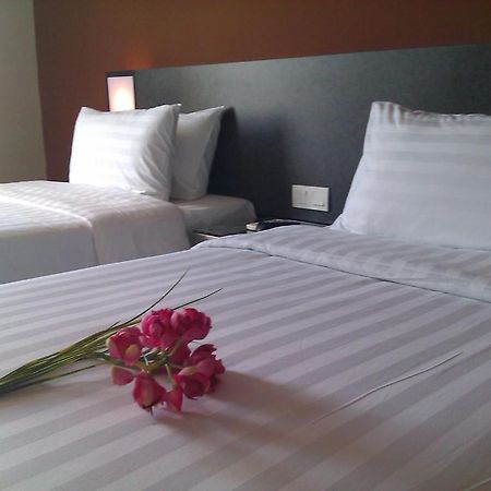 Nouvelle Hotel Johor Kulai Zimmer foto